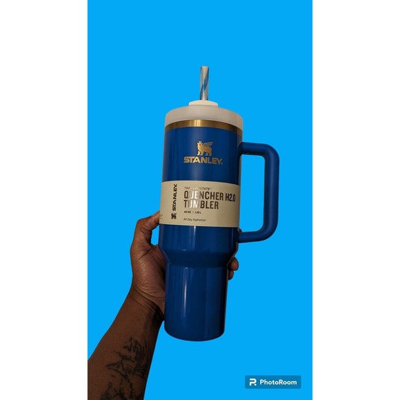 Stanley Arctic Twist Quencher H2.0 Flowstate Tumbler 40 OZ (In Hand) - Picture 1 of 1